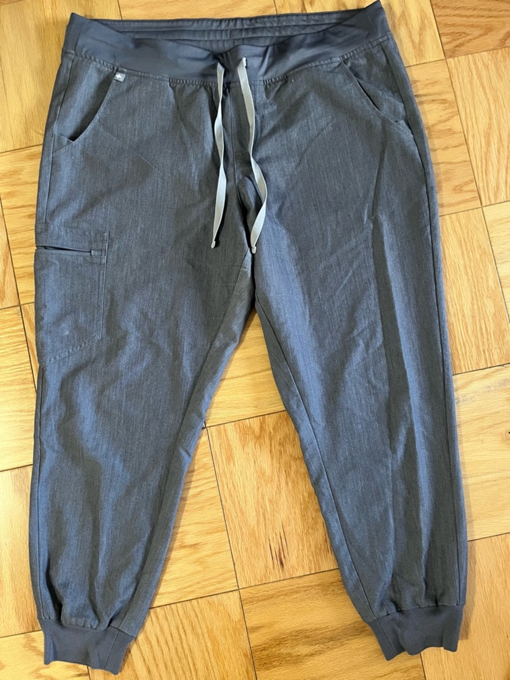 Figs Gray Scrub Set - Women’s XL/XLP - Picture 4 of 6
